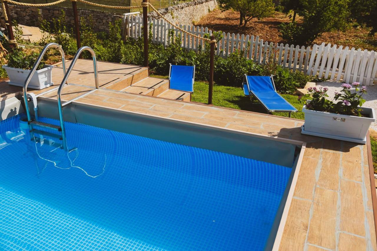 Trulli Donna Isabella 2 Bed and Breakfast Locorotondo Εξωτερικό φωτογραφία